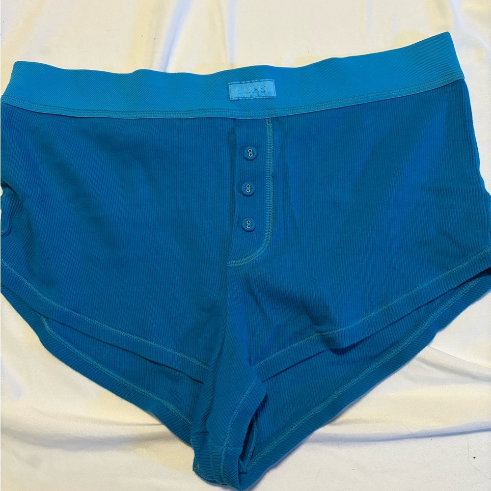 Skims sleep shorts